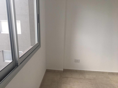 Departamento Interno A Estrenar. 2 Amb C/balcon - Moron Sur
