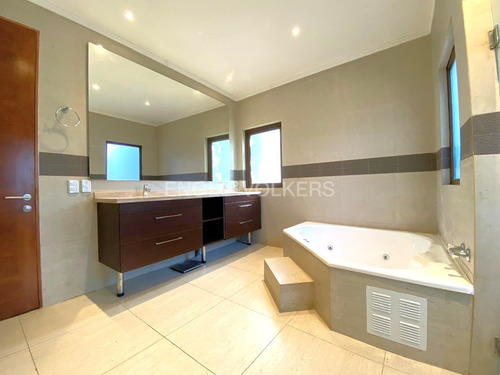 Casa En Arriendo, Las Brisas