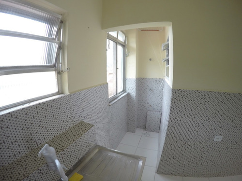 Imagem 7 de 14 de V200 Apto 1-dorm, ( Canto Do Forte Por R$ 145 Mil A Vista )
