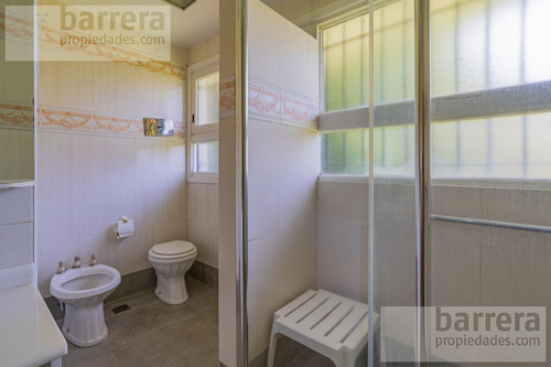 Exclusivo Chalet En Los Troncos: 4 Dormitorios Con Terreno Único