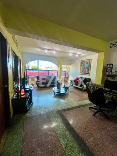 Casa En El Palmar Oeste.