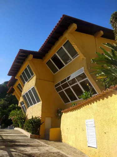 Vendo Casa 550m2 5h/5b/12p La Peña 0484