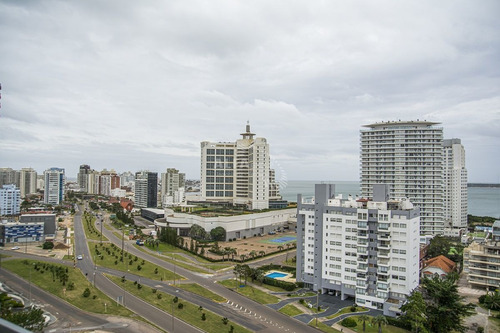 Imagen 2 de 23 de Venta Mansa Piso Alto