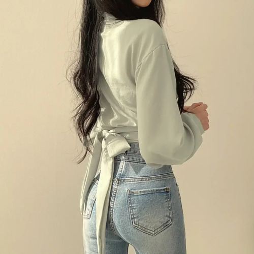 A Top Corto Blanco De Manga Larga Con Cuello En V Para Mujer