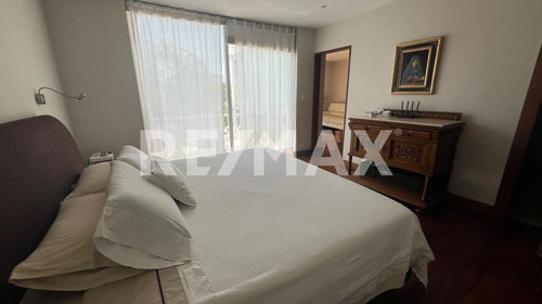 Casa En Venta A 3 Cuadras De Av. De Las Palmas Con Terraza Y Seguridad