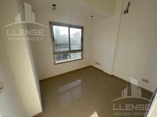 Departamento 3 Ambientes Con Cochera Y Parrilla En Venta - Berazategui