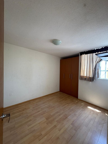 Casa En Renta Chulavista Iii, Queretaro. 3 Rec, 3 Baños, Privada Con Alberca