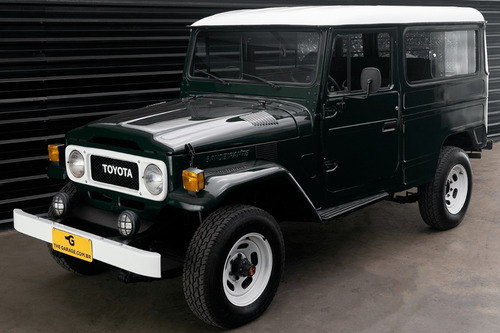 Imagem 9 de 11 de 1983 Toyota Bandeirante