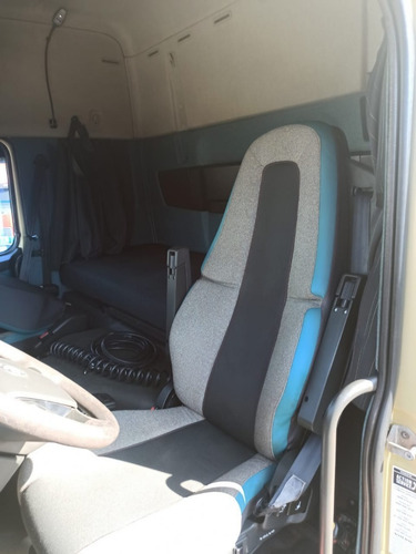 Imagem 15 de 19 de Volvo Fm 370 6x2 2015