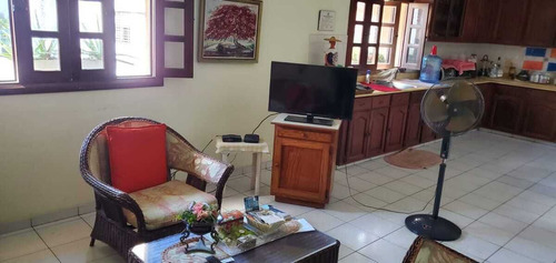 Vendo Amplio Local Comercial En Zona Universitaria.