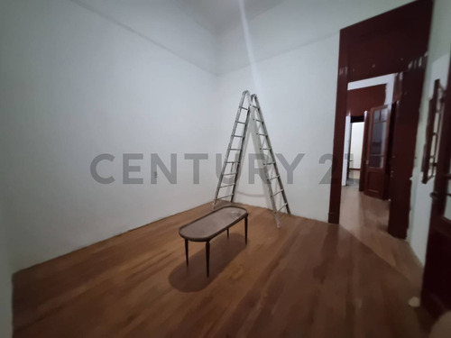 Venta Casa 4 Ambientes Refaccionada En Balvanera