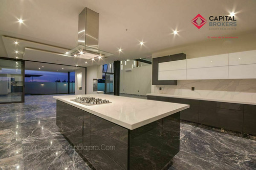 Mansión De Súper Lujo En Venta En Ayamonte Zapopan Zona Bajío Guadalajara