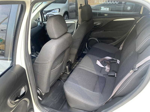 Imagem 12 de 15 de Fiat Punto Sporting Dualogic 1.8 2015