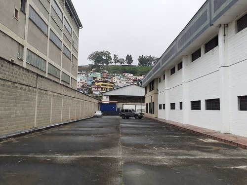 Edificio Dos Niveles En Zona Industrial Los Tres Puentes, El Tambor, Los Teques, Excelente Accesibilidad