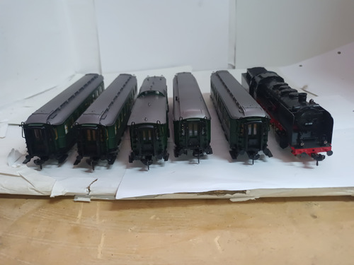 Tren Fleischmann Ho Con Locomotora Antigua Y 5 Vagones (Usado)