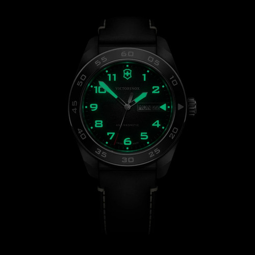 Victorinox, Reloj, Swiss Army Quartz, Caballero, 42 Mm Negro Plata Negro