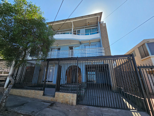 Hostal En Arriendo - Sector Sur De Iquique