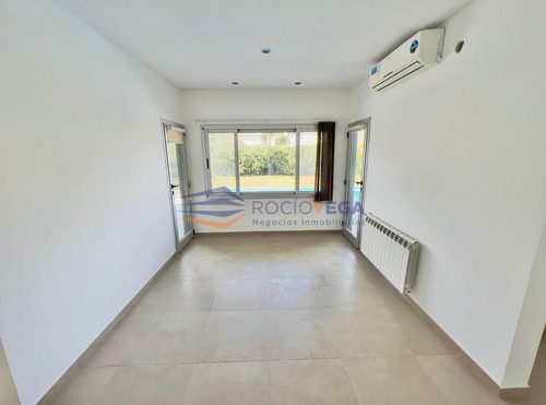 Casa En Venta En Barrio Santa Ana Moreno