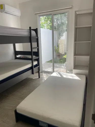 Casa En Renta, Puerto Morelos, 2 H, 1b, A 3km De La Playa, Con Alberca