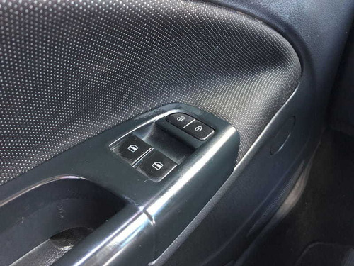 Imagem 13 de 14 de Volkswagen Voyage 1.6l Mb5 2019