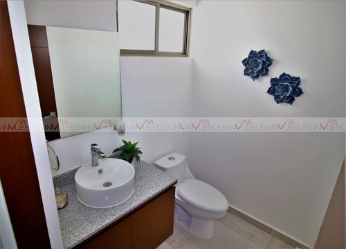 Casa En Venta En Colegios, Benito Juárez, Quintana Roo