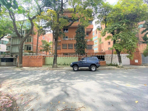 Apartamento Duplex En Venta En Los Naranjos De Las Mercedes Con Terraza Balcon Privado En Conjunto Residencial Exclusivo De Caracas  23-31791