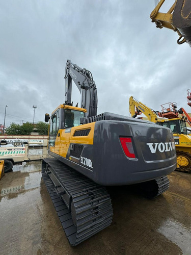 Excavadora Volvo Ec210l 21000kg