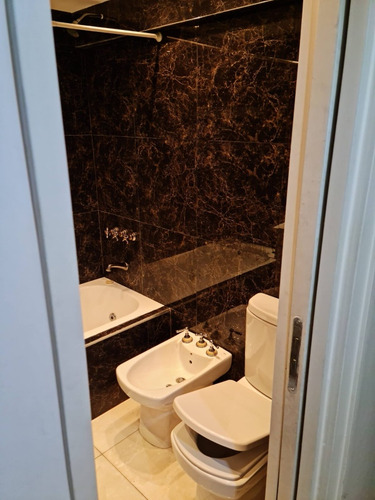Departamento C/cochera 1 Piso Al Frente 3 Ambientes Almagro