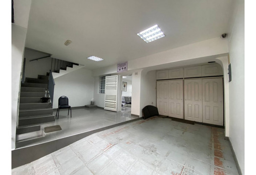 Venta De Clinica, La Campiña, Caracas - Equipada