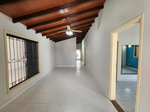 Imagen 8 de 16 de Vendo Hermosa Casa En Lambare, Bo. Santa Luisa