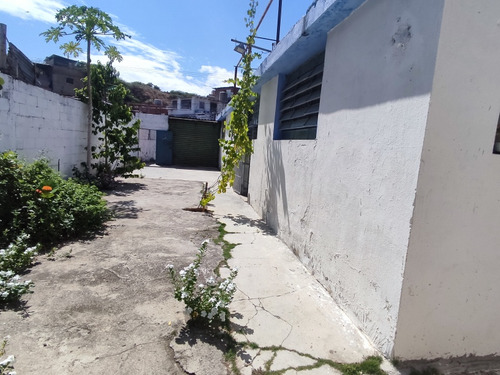Local De 410mts. Con Fundaciones Para Construir Varios Pisos