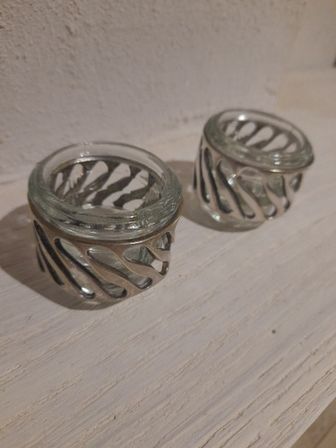 Dos Vasitos Licoreros En Vidrio Y Funda De Metal (Usado)
