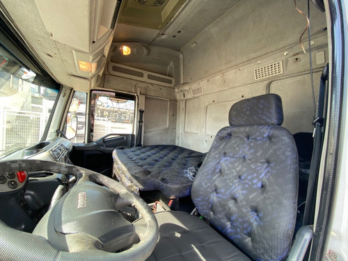 Imagem 4 de 10 de Iveco Stralis 410 6x2