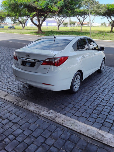 Imagem 3 de 10 de Hyundai Hb20s Comfort Plus 1.0 Branco 2015