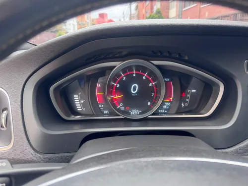 Volvo V40 1.6 T4 R-design
