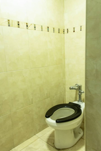Venta Excelente Local Comercial En El Boulevar De Sabana Grande Bv