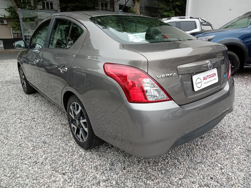 Nissan Versa 1.6 Exclusive At