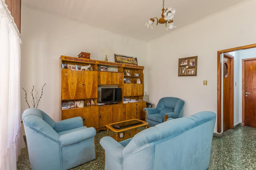 Imagen 6 de 30 de Casa 5 Amb Con Patio Y Terraza Ramos Mejía Sur