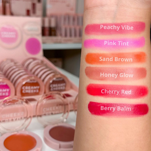 Rubor cremoso Creamy Cheeks Creamy Blush Line, Ruby Rose Tom de Peachy Vibe Makeup
