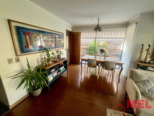 Casa En Arriendo De 4 Dorm. Mas Serv En Chicureo