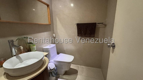 Agp Apartamento Con Acabados De Primera, A/a Central, En Venta En Campo Alegre, Excelente Vista 24-26281 Ys