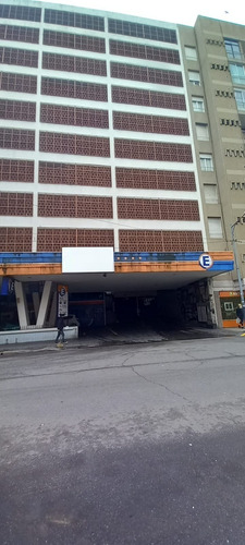 Imagen 3 de 12 de Cochera En Venta - Zona Centro - Edificio Namuncurá