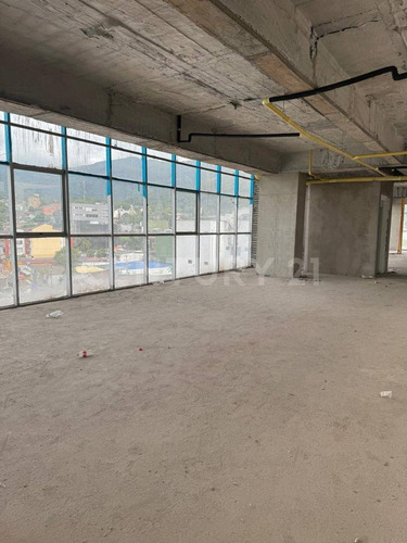 Local Comercial En Arriendo