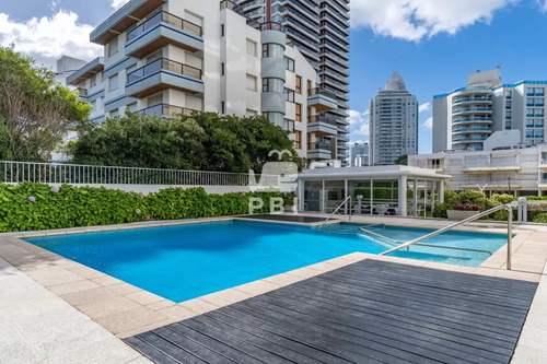 Apartamento En Playa Brava, 3 Dormitorios. - Torre Nueva York - Ref : Pbi3217