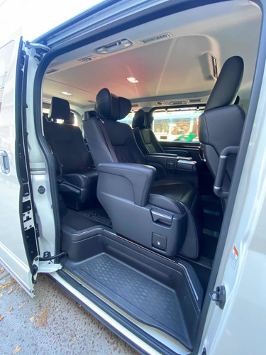 Imagen 14 de 25 de Toyota Hiace 2021 2.8 Tdi Wagon 6at 10a Vx Premium