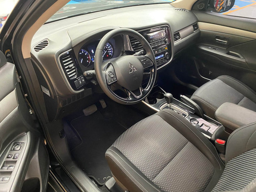 Imagen 9 de 14 de Mitsubishi Outlander 2018