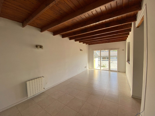 Imagen 3 de 11 de Venta Departamento 3 Dormitorios, 3 Baños Y Cochera. Bariloche. Centro