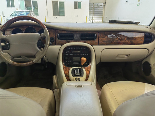 Jaguar S-Type 4.2 V8 Mt
