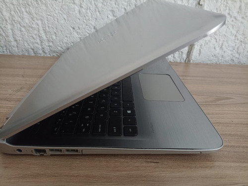 Elegante Laptop Hp Pavilion Notebook 15z Amd A8 Touch 15.6 (Reacondicionado)