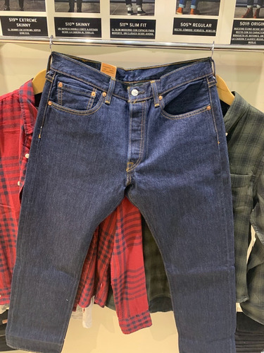 Imagen 4 de 4 de Jean Levis 501 Regular Fit Tres Colores Original